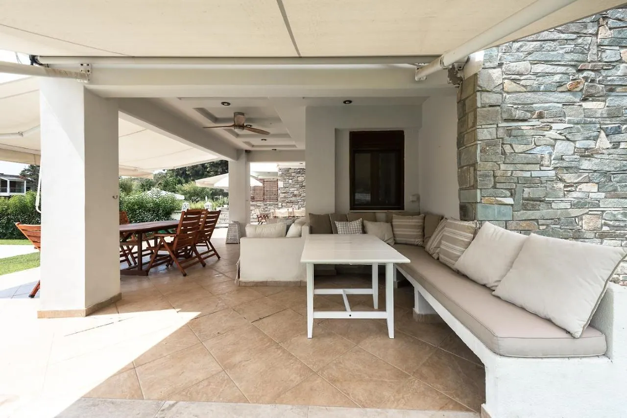 Azapiko Dream Villa By Luxlikehome Ladhokopana